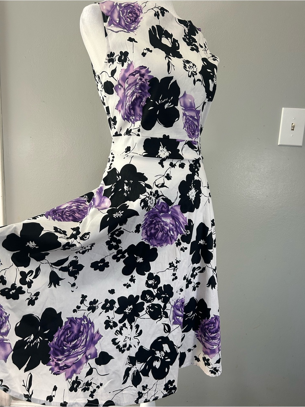 Floral Fit-and-Flare Dress Sleeveless Garden Party Feminine White Black Purple